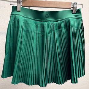 NWOT lululemon athletica Kelly Green Tennis Skirt